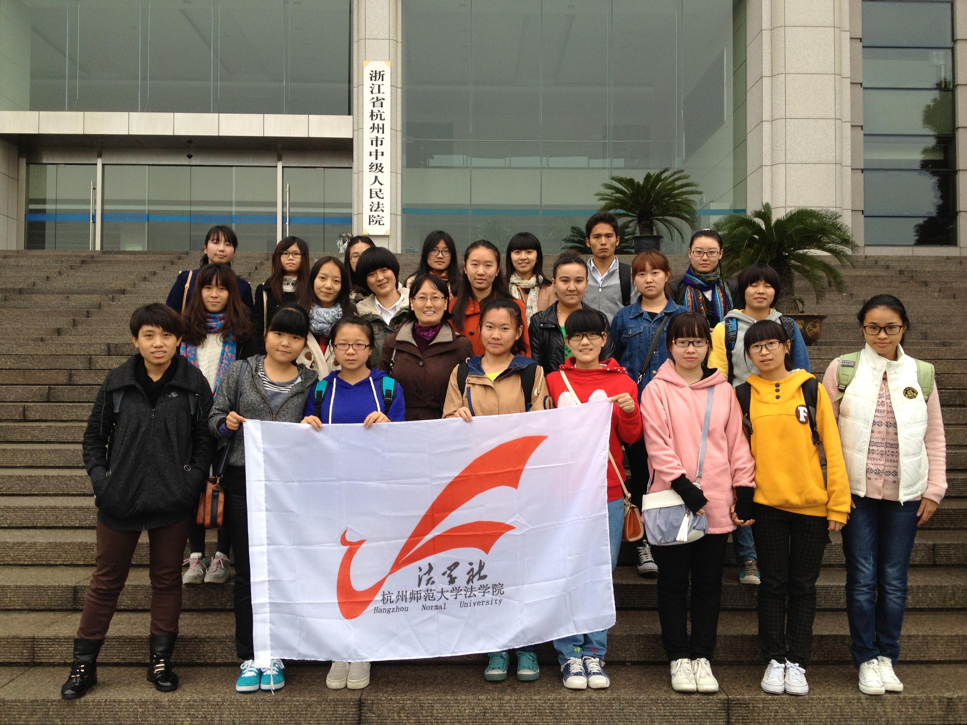 俞静尧带队旁听中级法院